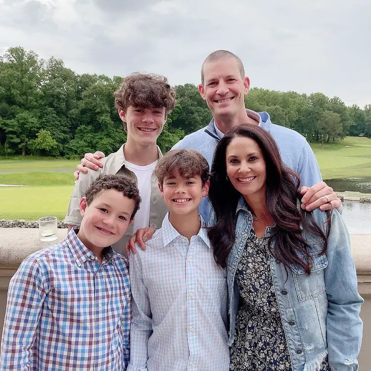 Tracy Wolfson With Her Husband & Sons 