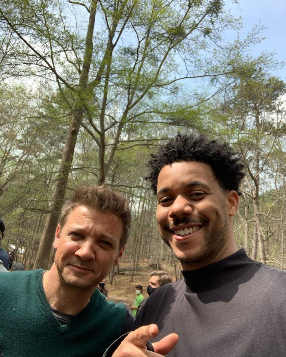 Clayton English on the set of Hawkeye with Jeremy Renner in 2021
