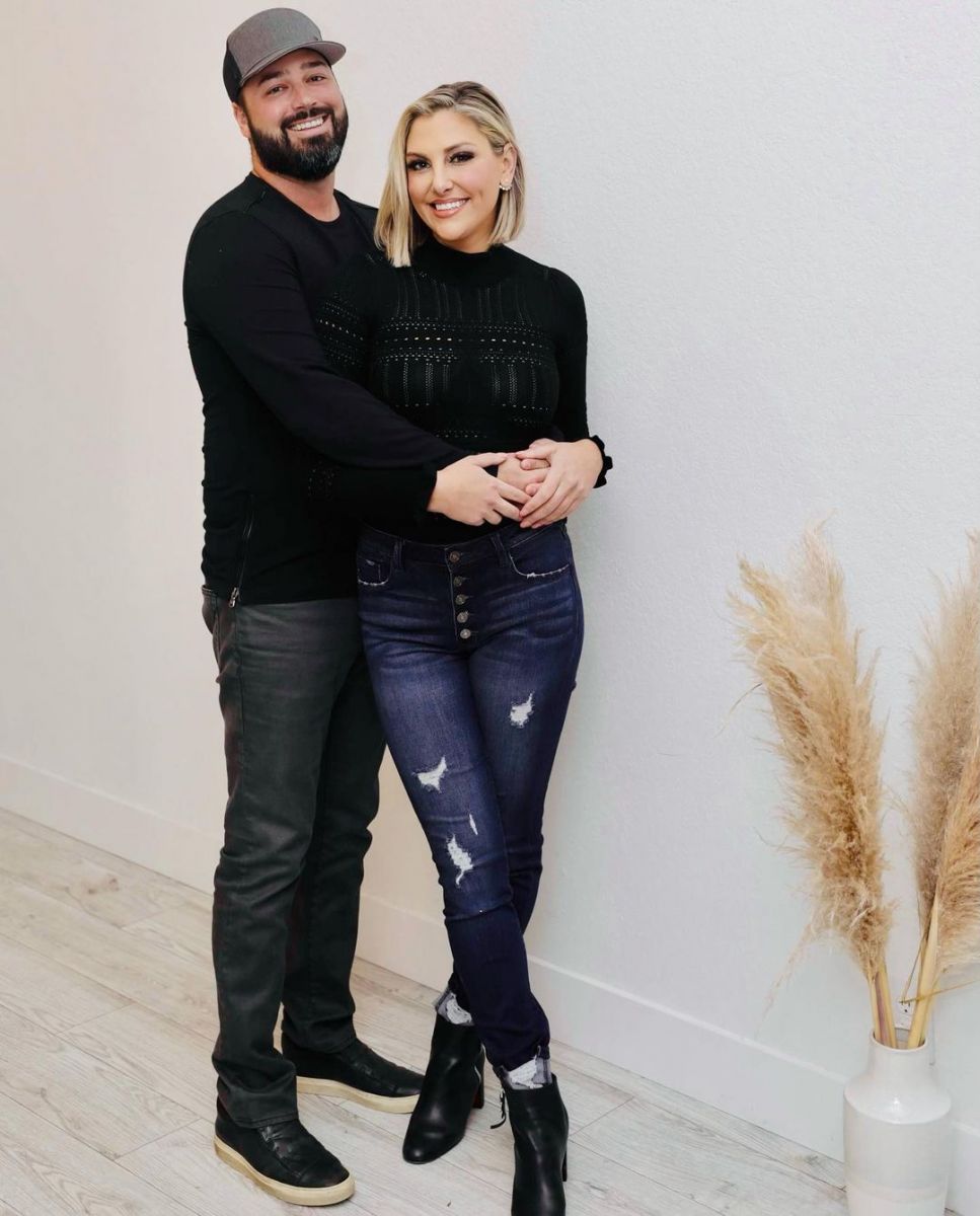 Gina Kirschenheiter with her boyfriend Travis Mullen in 2021
