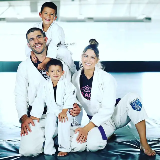 Rener-Gracie-Wife-SOns