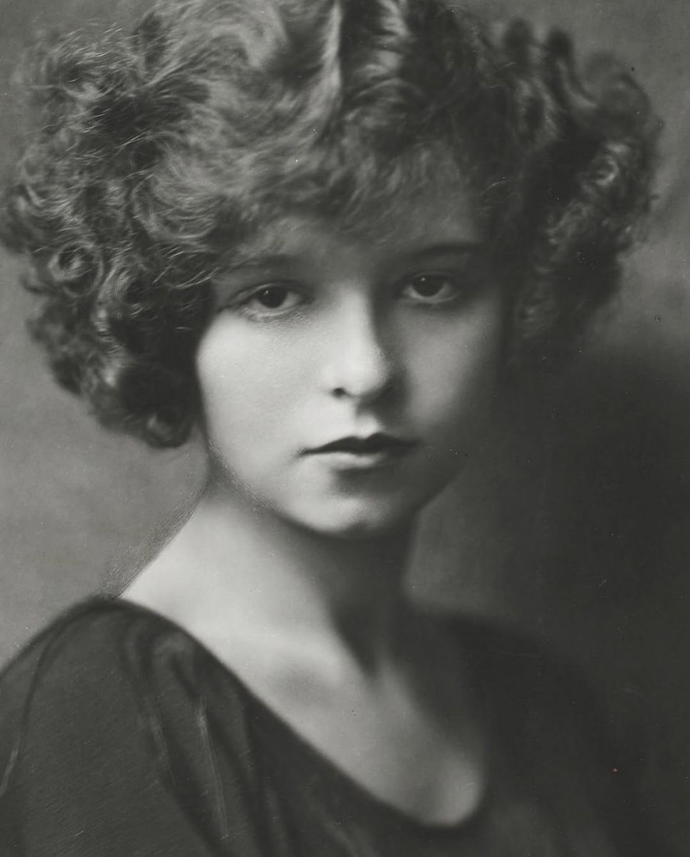 clarabow