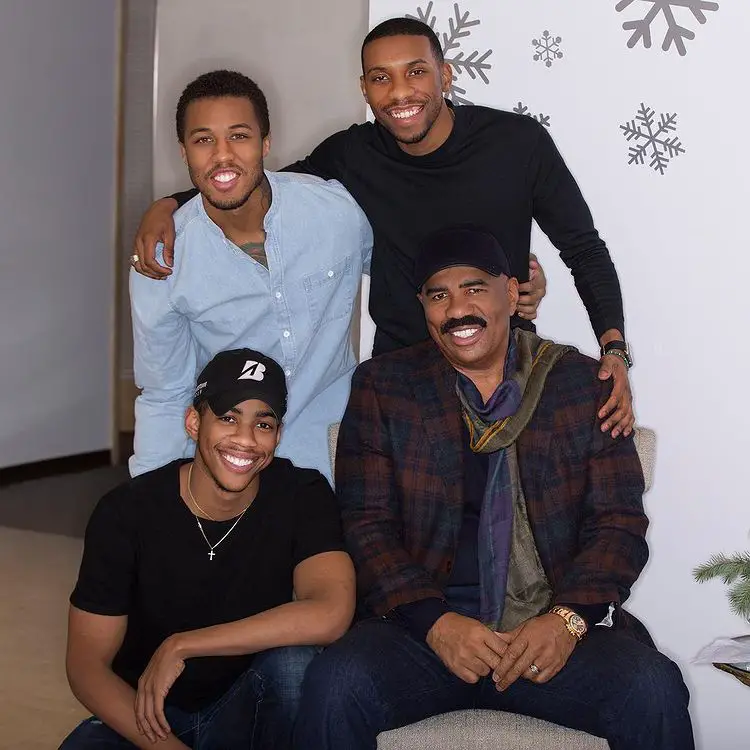Broderick Harvey Jr With His Father Steve Harvey And Siblings