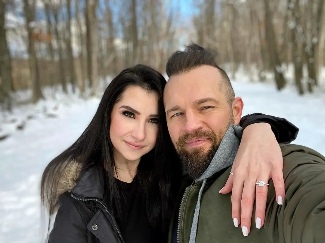 Derrick Kosinski's Engagement Picture With Fiancee