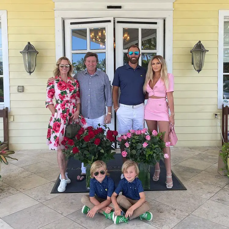 Paulina Gretzky With Her Parents, Husband And Kids